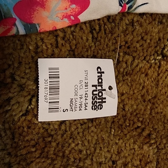 Charlotte Russe mini skirt - Picture 2 of 4